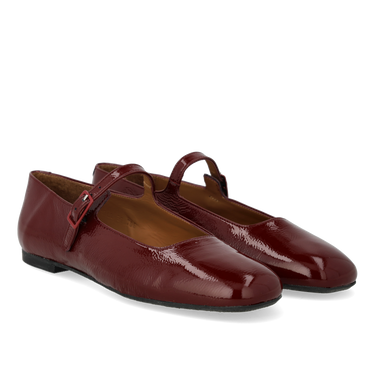 Ballerina mit moderater quadratischer Schuhspitze