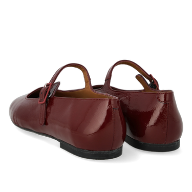 Ballerina mit moderater quadratischer Schuhspitze