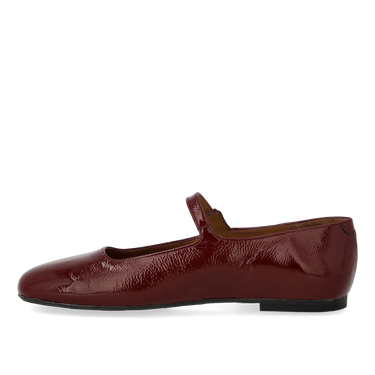 Ballerina mit moderater quadratischer Schuhspitze