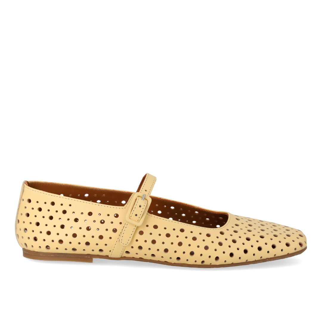 Weiche Ballerina mit dekorativem Lochmuster