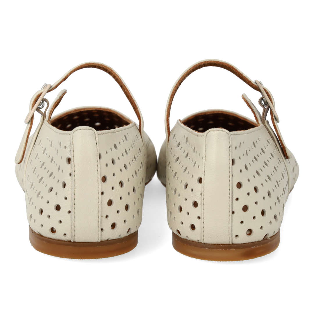 Weiche Ballerina mit dekorativem Lochmuster