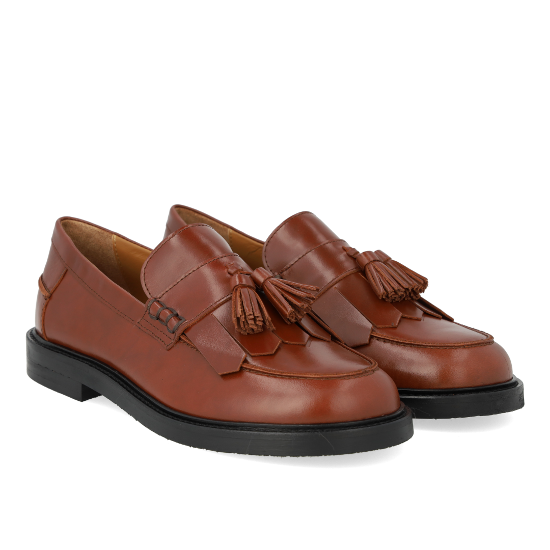 Breiter Loafer mit Fransen und Quastendetail