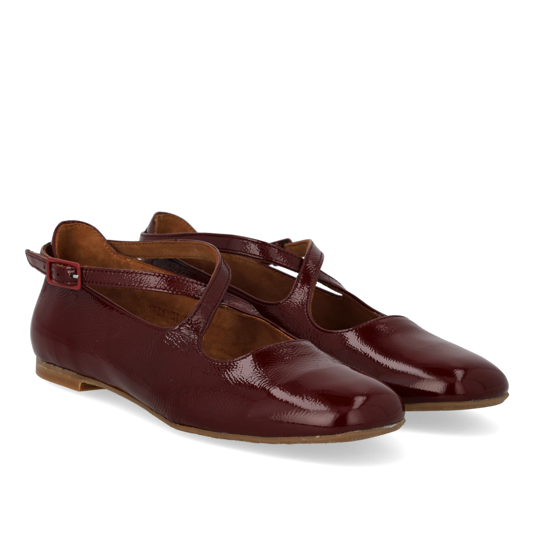 Mary Jane Ballerina mit Kreuzdetail