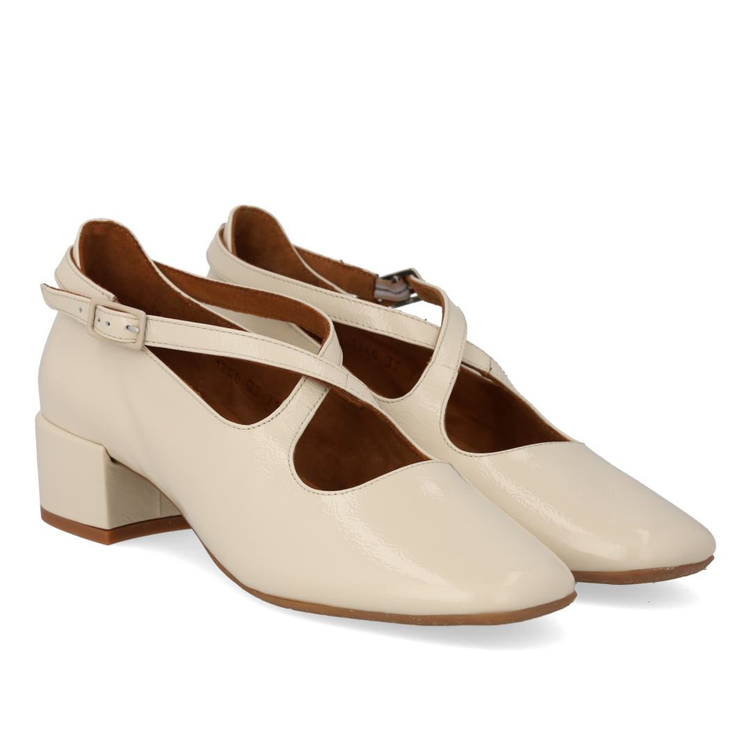 Hochhackige Mary-Jane-Ballerina mit Kreuzdetail