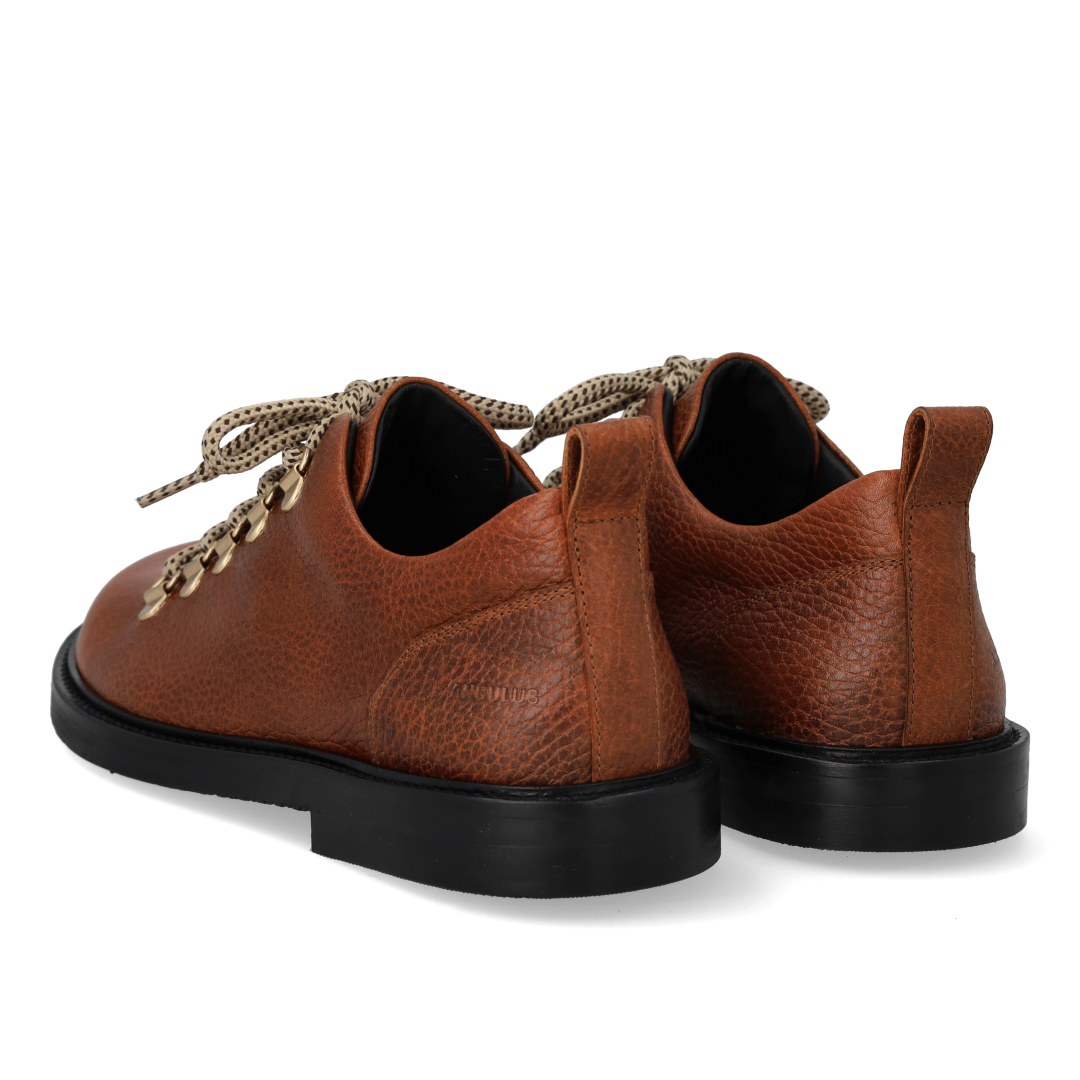 Schnürschuhe