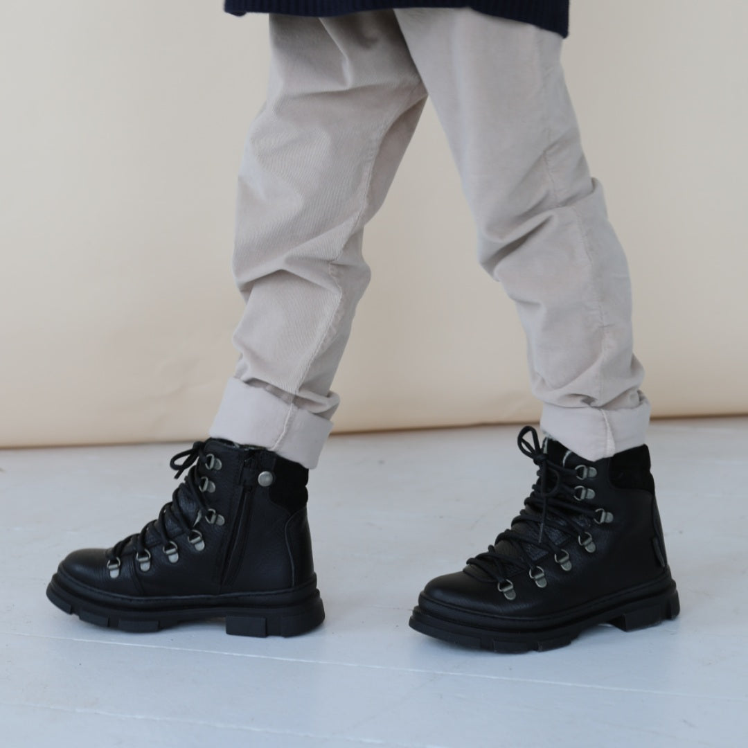 TEX-stiefel mit schnürsenkeln und reißverschluss