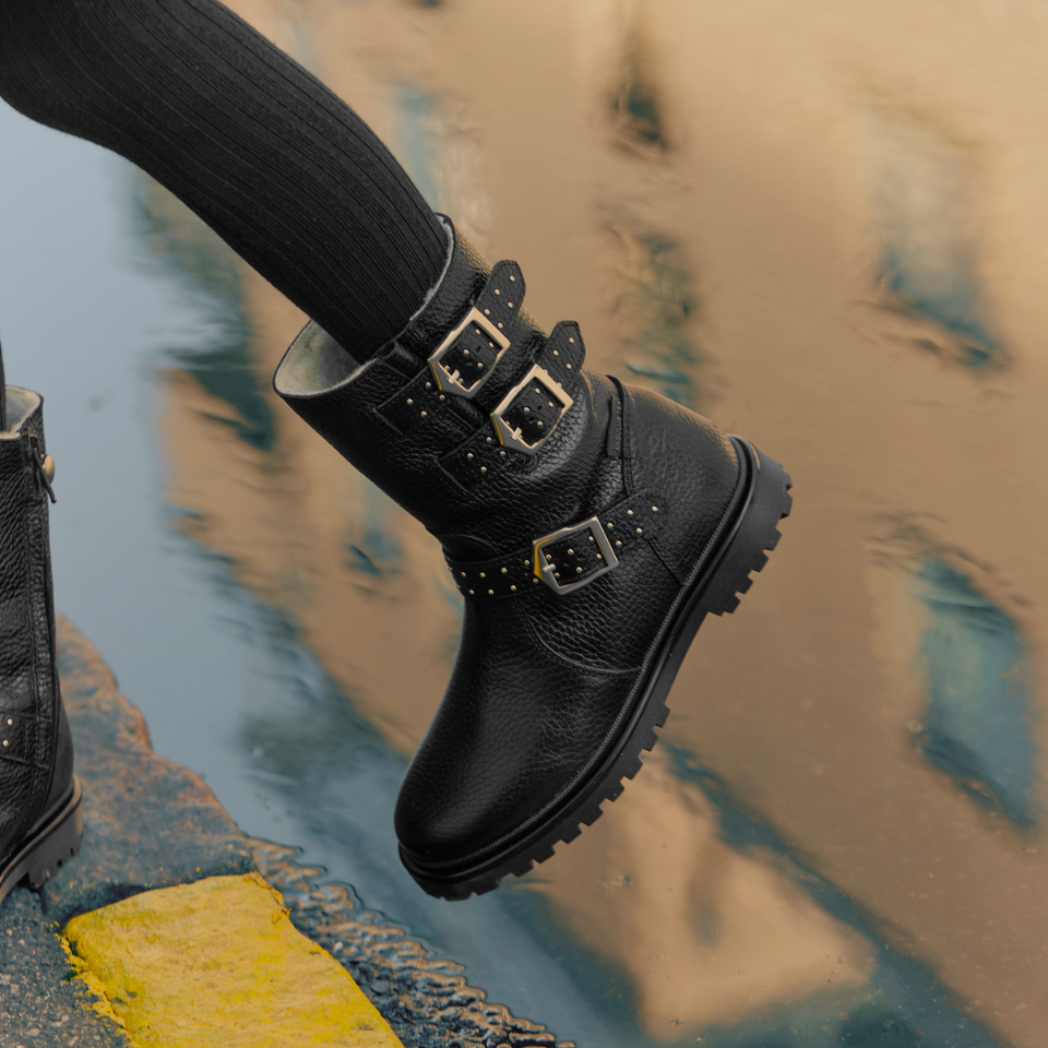 TEX-Stiefel mit Nieten, Schnallen und Reißverschluss