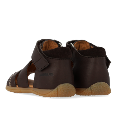 Die erste Kindersandale mit Kontrastnähten