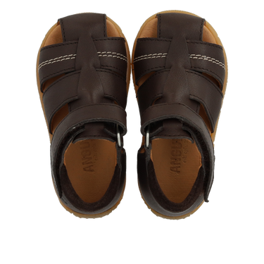 Die erste Kindersandale mit Kontrastnähten