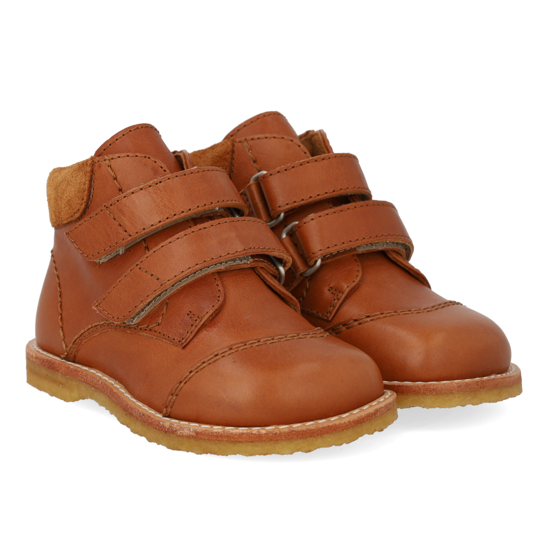 Klassische Anfängerschuhe mit Klettverschluss