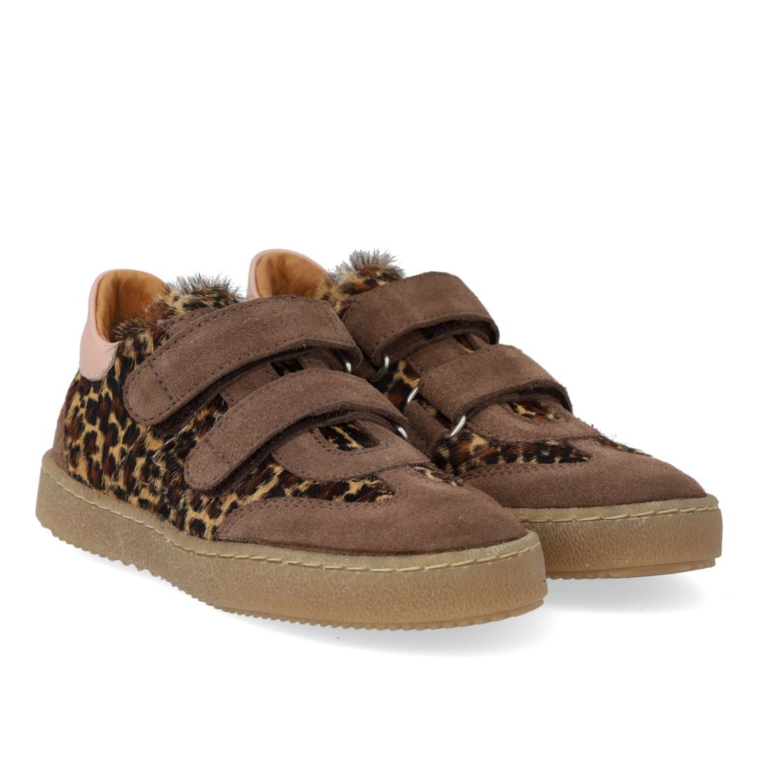 Court-Style Sneaker mit Ponyfell