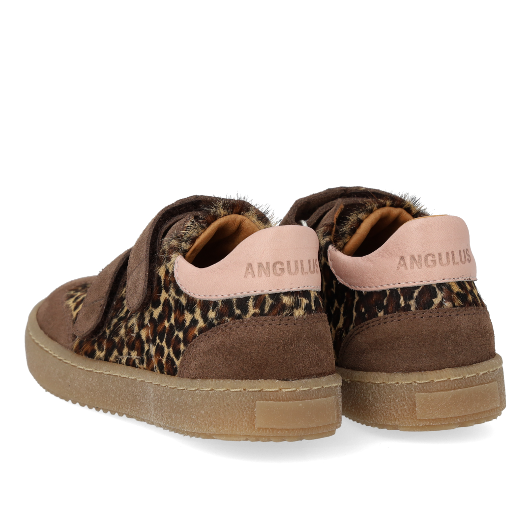 Court-Style Sneaker mit Ponyfell
