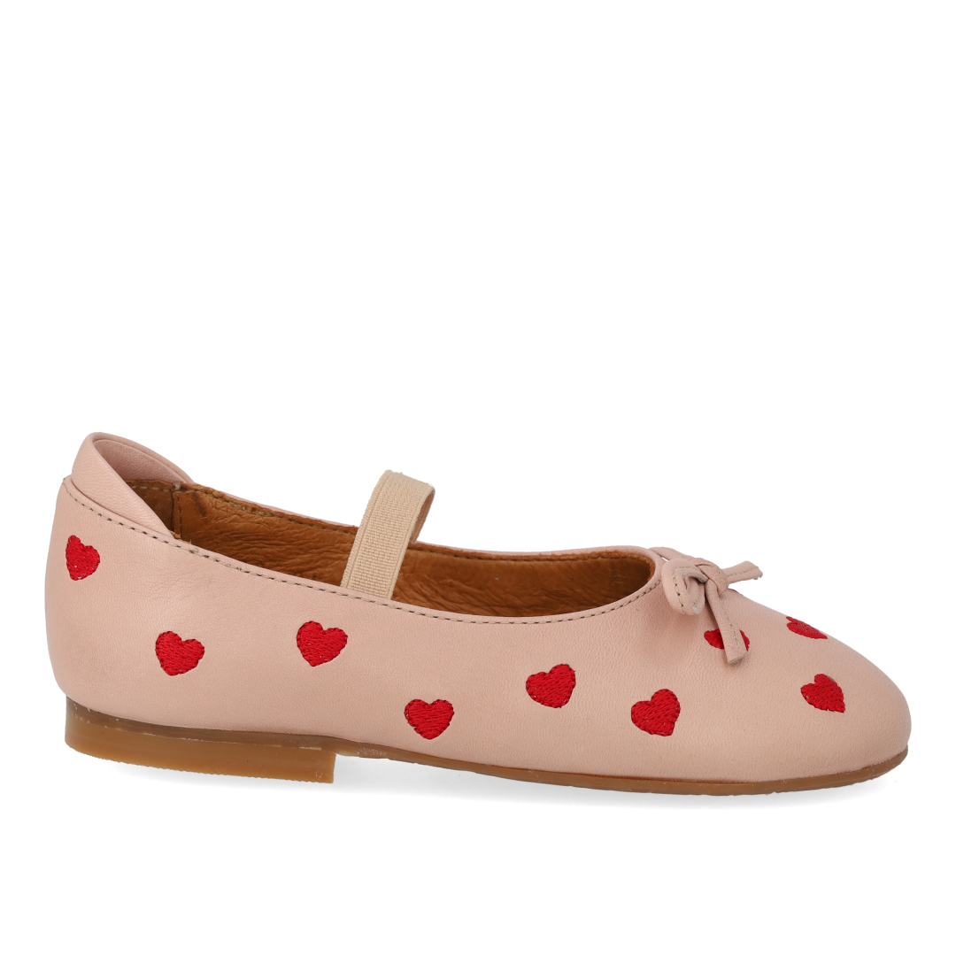 Ballerina mit Herzen