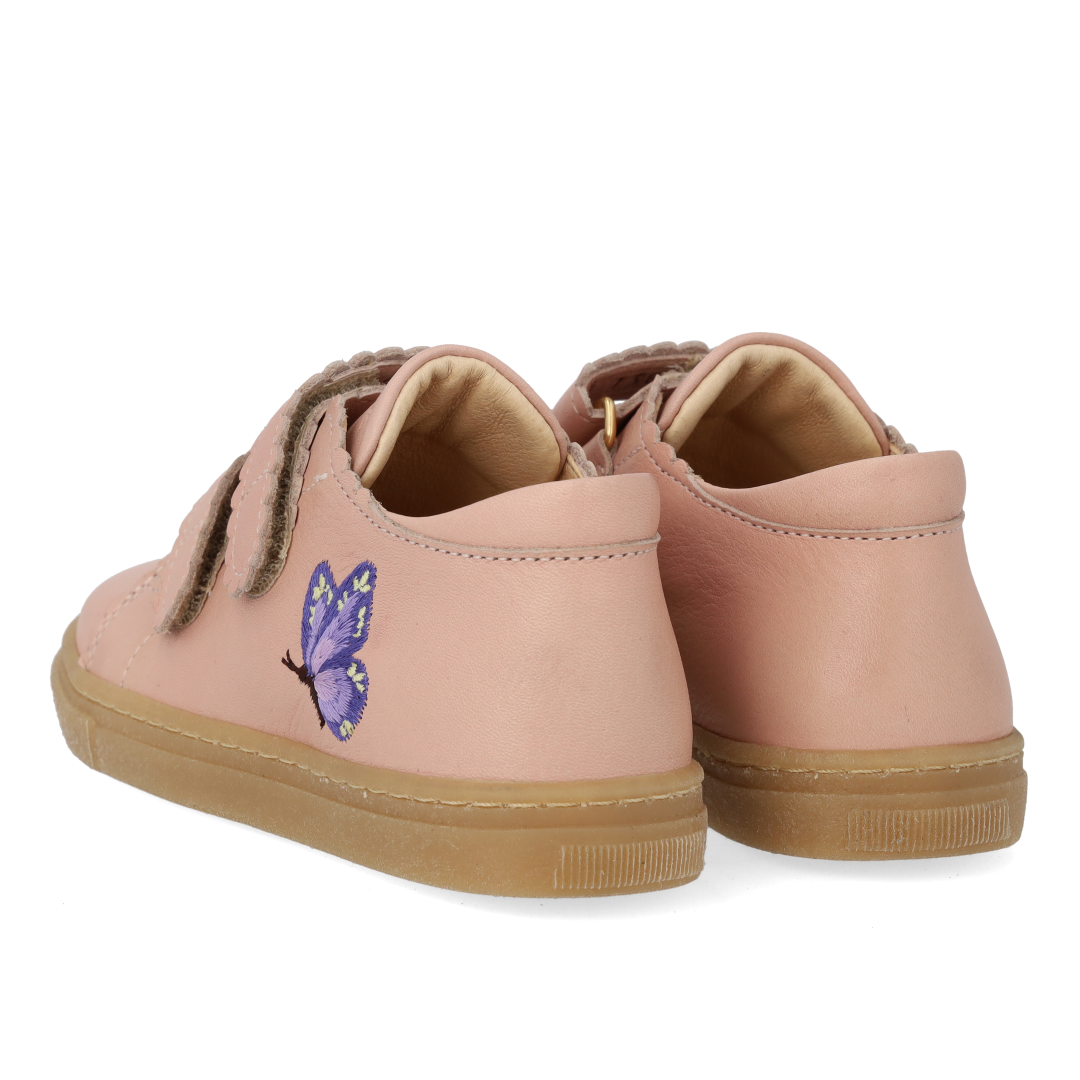 Sneaker mit Schmetterling
