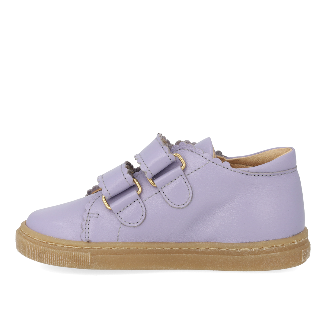 Sneaker mit Schmetterling
