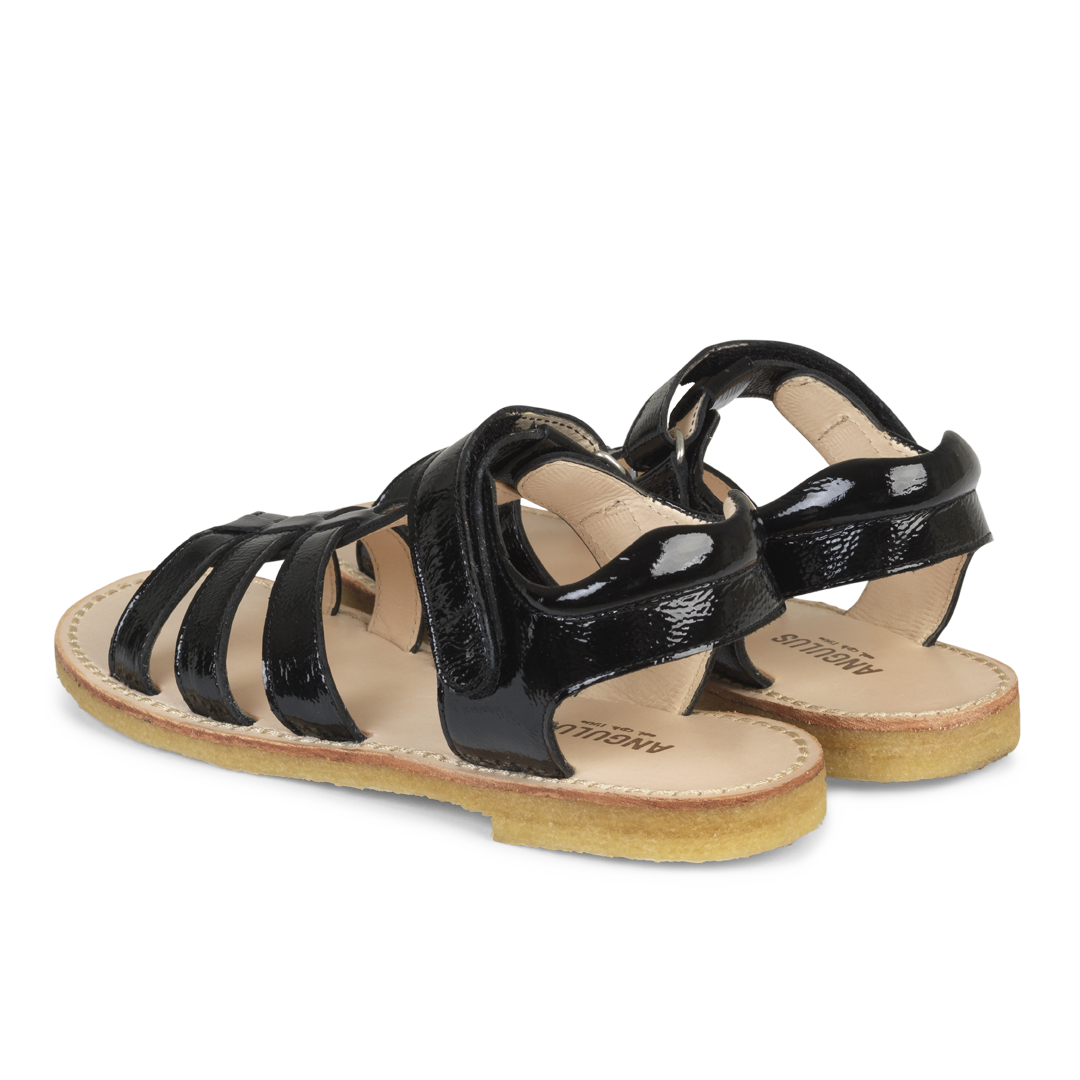 Sandal mit T-Riemen und Klettverschluss