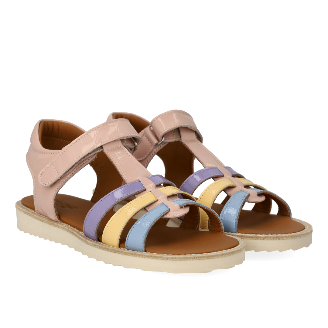 Sandal mit T-Riemen und Klettverschluss