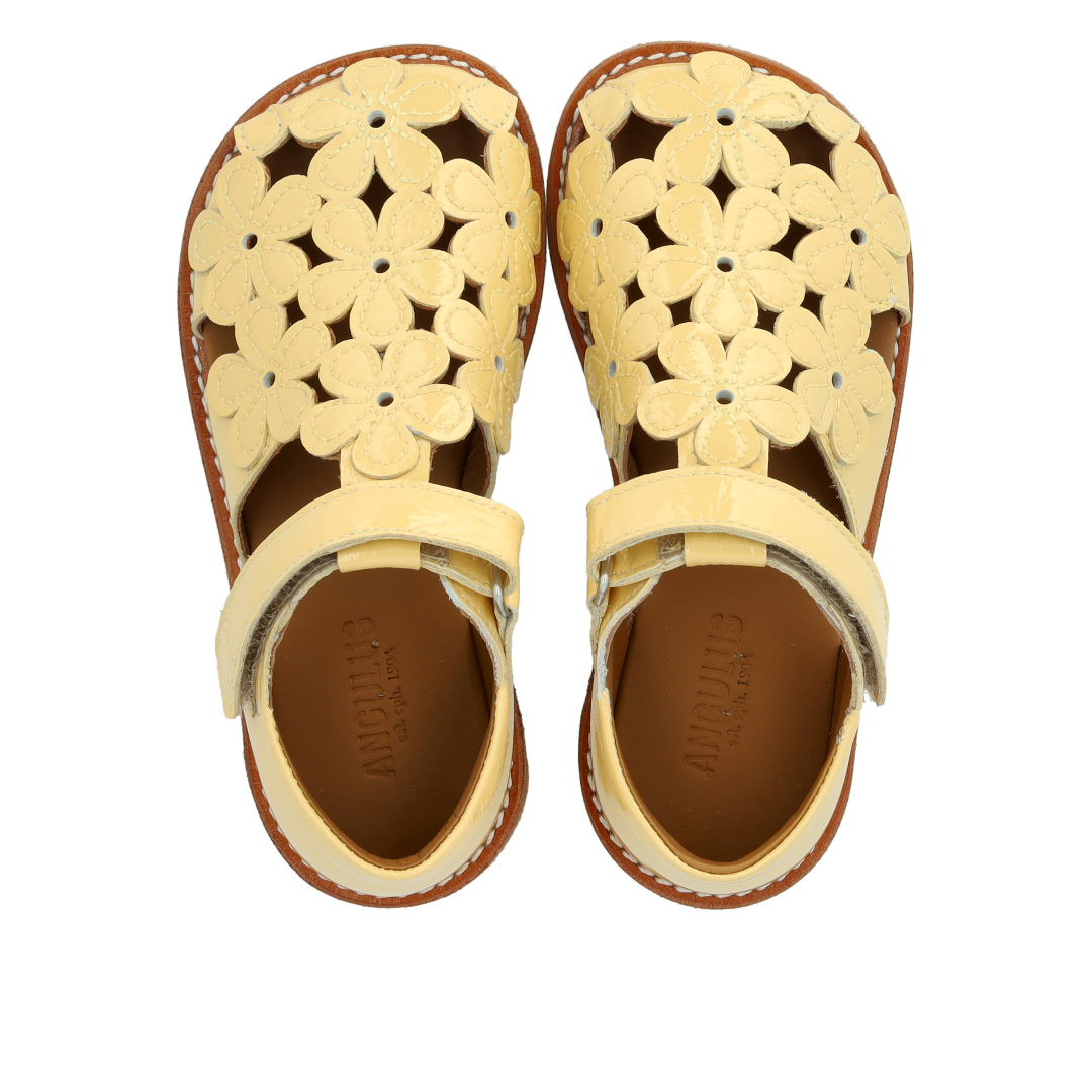 Sandale mit geschlossener Zehenpartie und Blumendetails