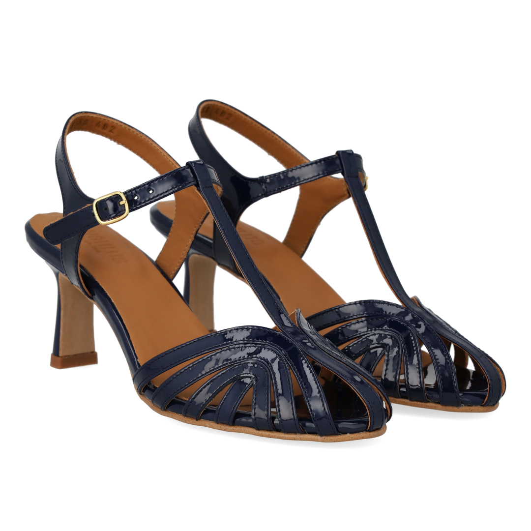 Sandalette mit hohem Absatz und schönem organischem Frontdetail