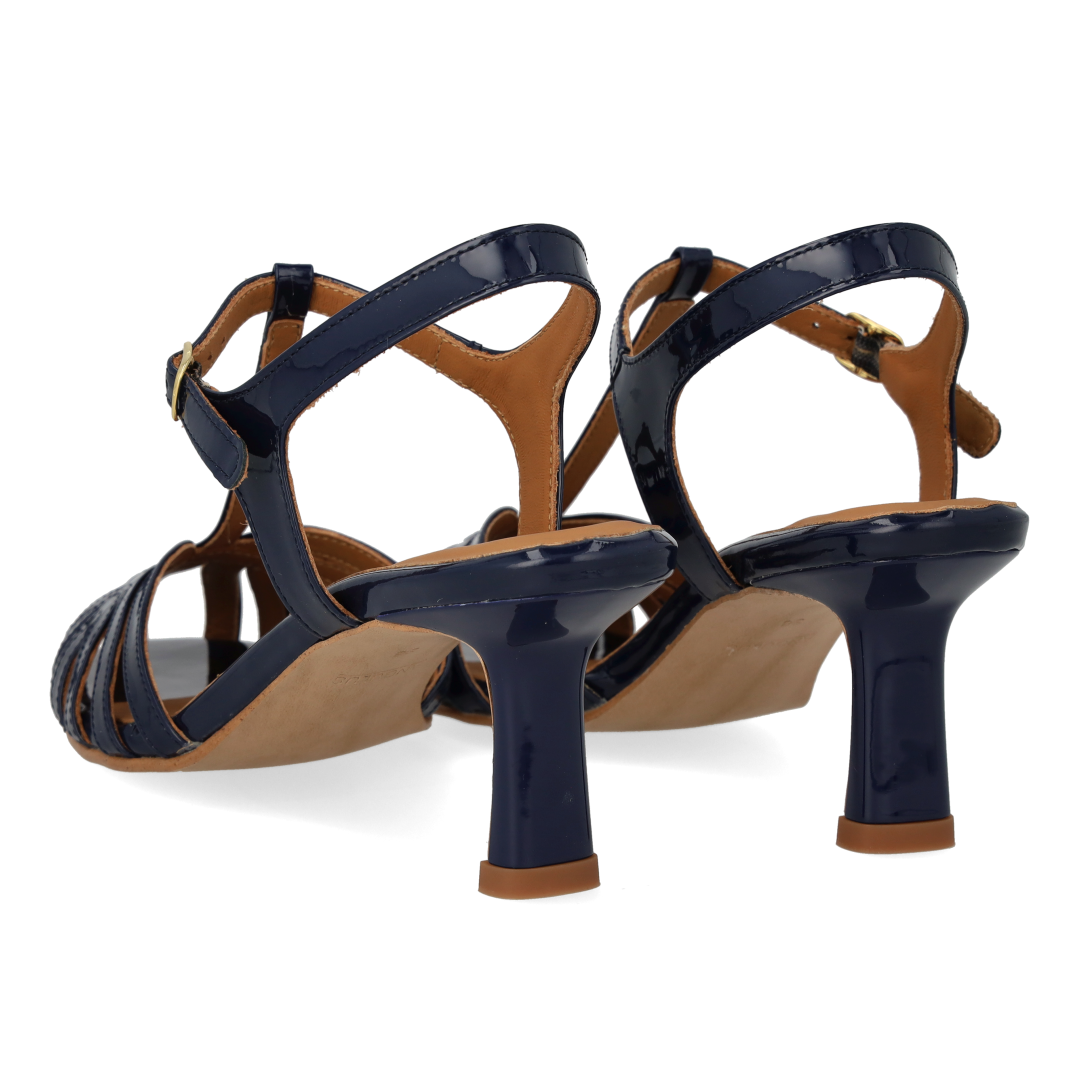Sandalette mit hohem Absatz und schönem organischem Frontdetail