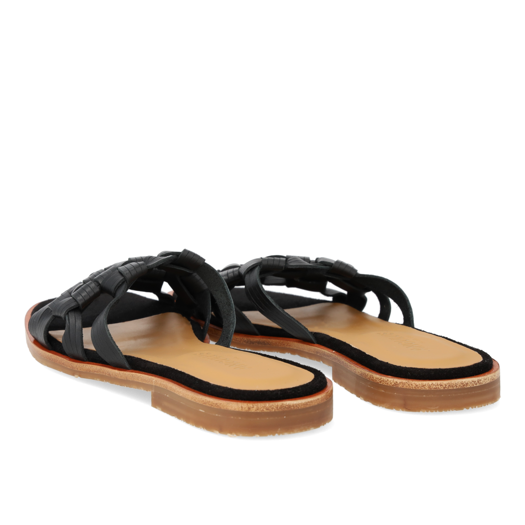 Slip-on-Sandale mit geflochtenem Detail