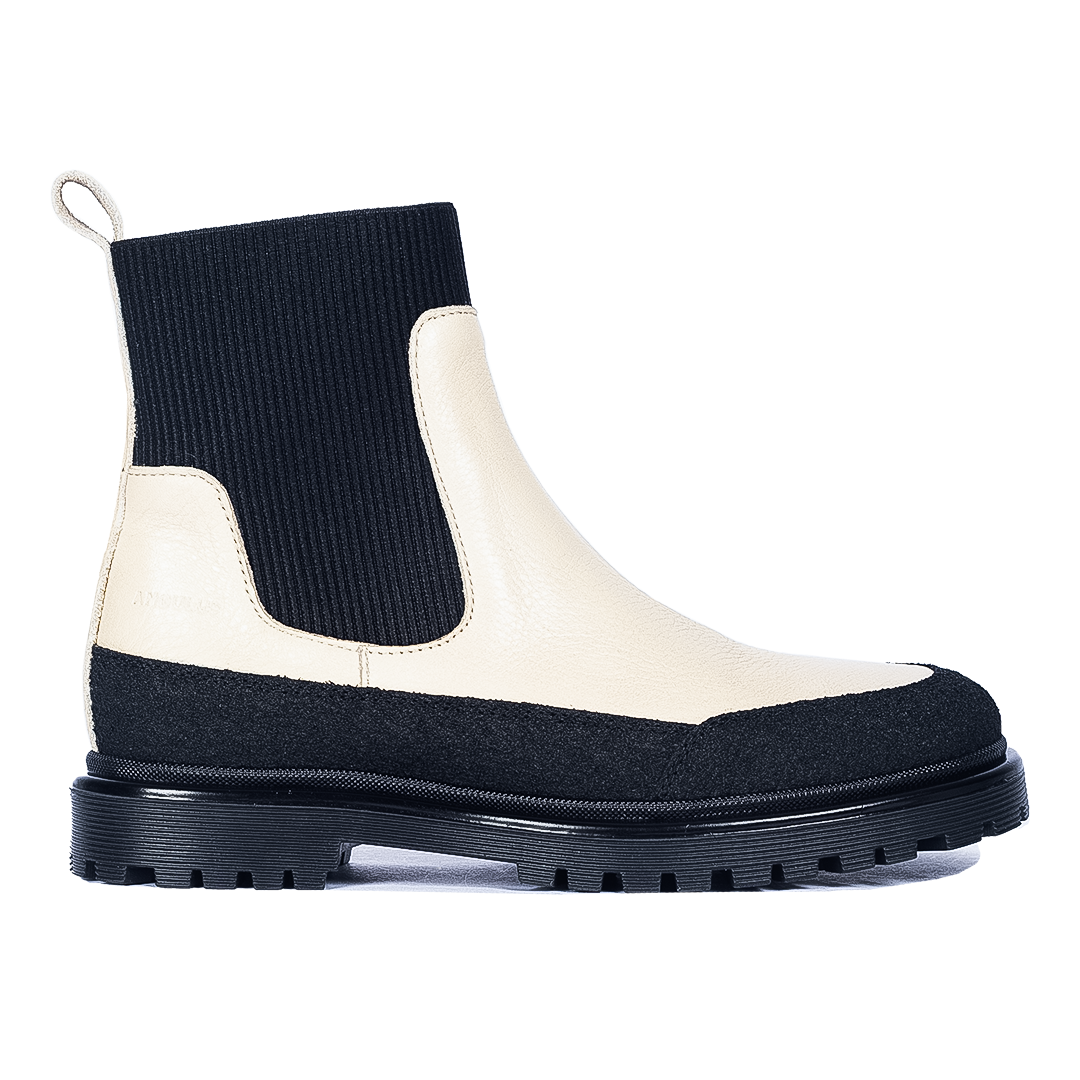 Stiefelette mit Gummizug und Profilsohle
