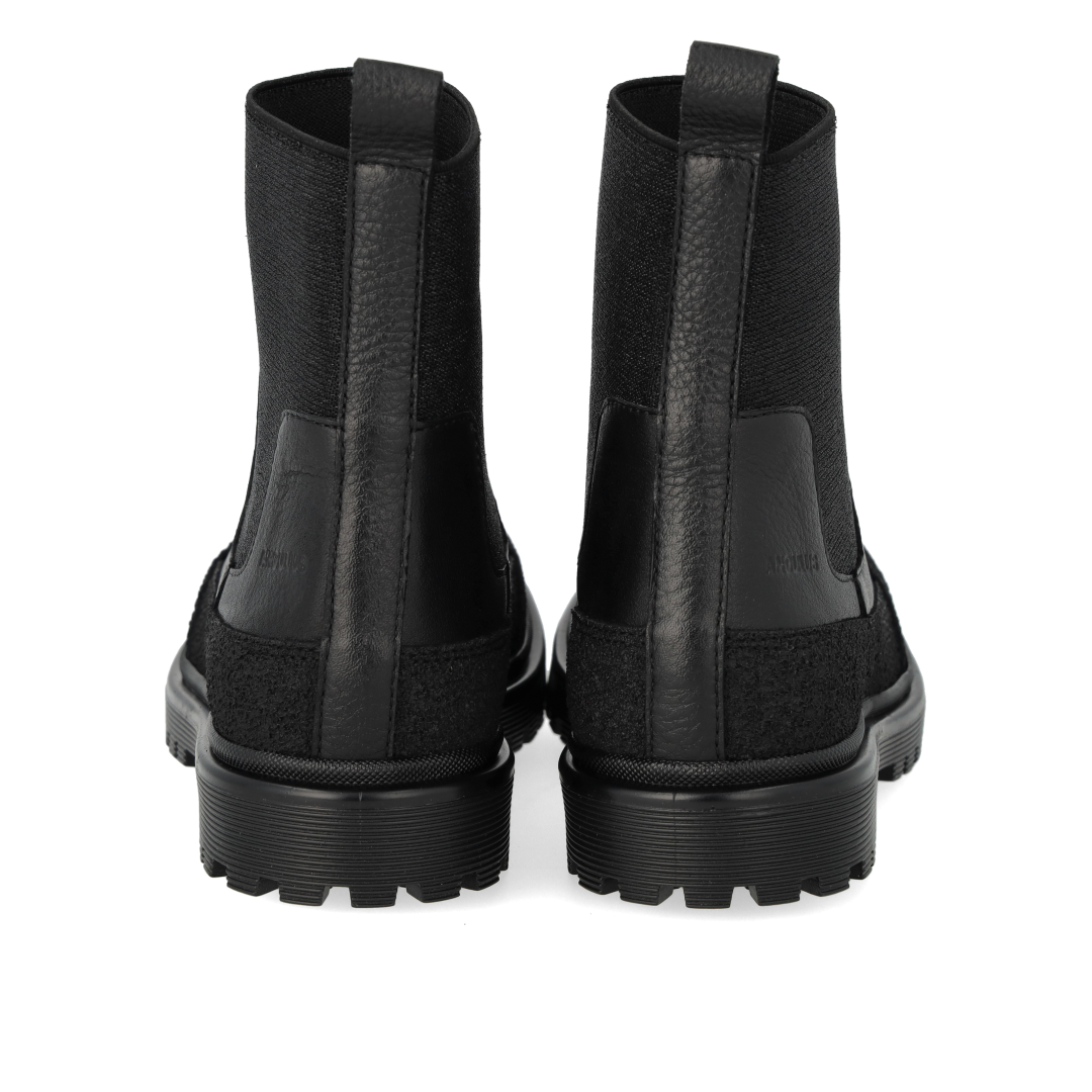 Stiefelette mit Elastik und Profilsohle