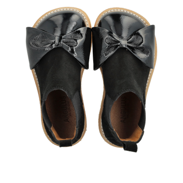 Chelsea-Stiefel mit Lachsknoten und Schleife