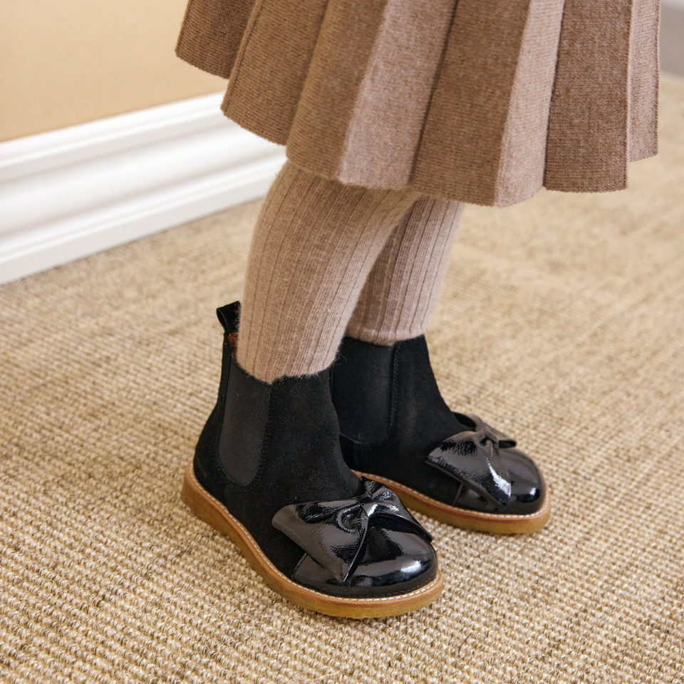 Chelsea-Stiefel mit Schleife