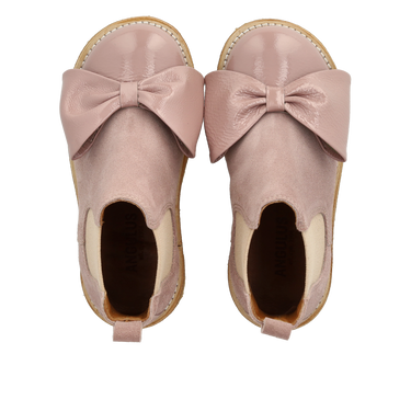 Chelsea-Stiefel mit Lachsknoten und Schleife