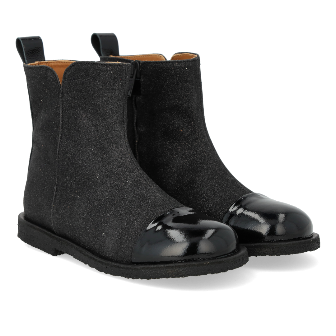 stiefelette mit glitzer und lackspitze