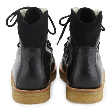 Stiefel mit Wollfutter, Schnürung und D-Ringen