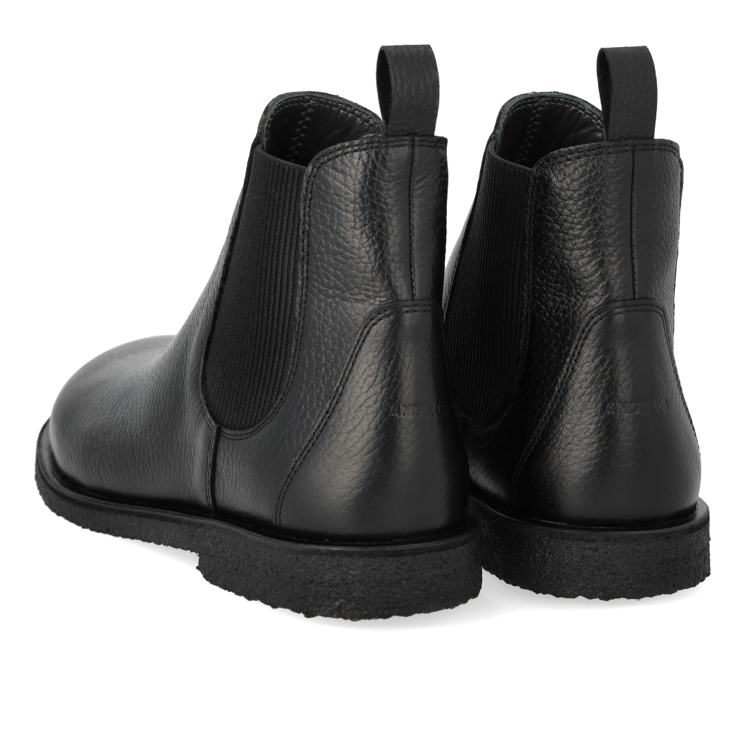 Chelsea-Stiefel mit Elastikeinsatz und weiter Passform