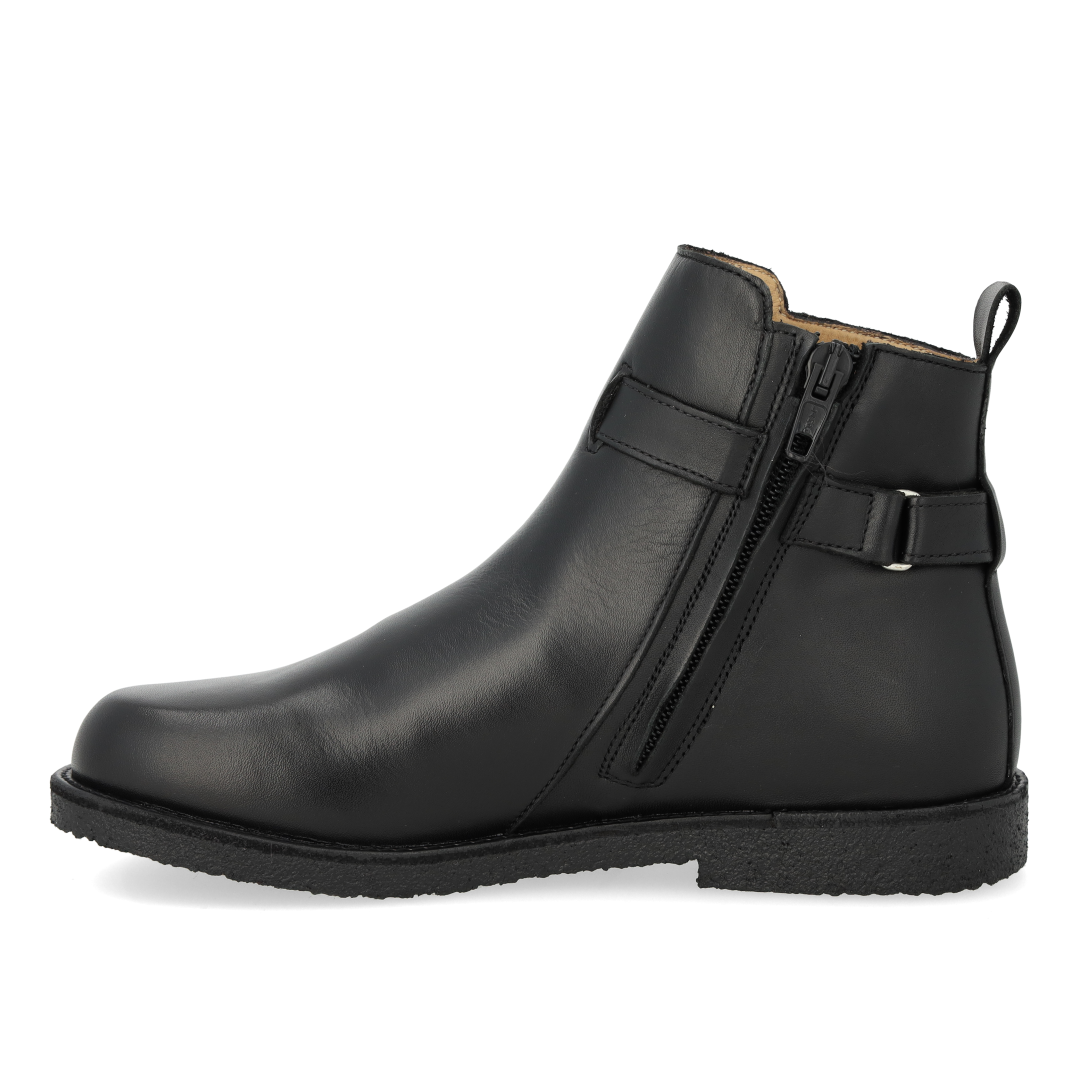 Stiefelette mit Reißverschluss und weiter Passform