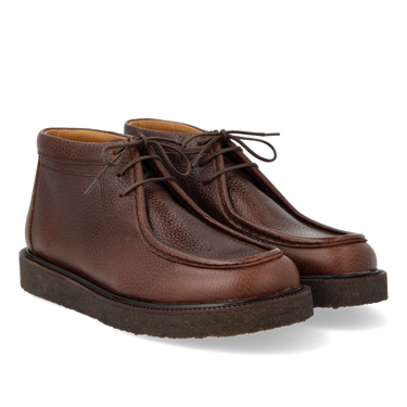 Schnürschuh mit dekorativer Verzierung