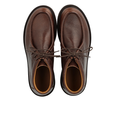 Schnürschuh mit dekorativer Verzierung