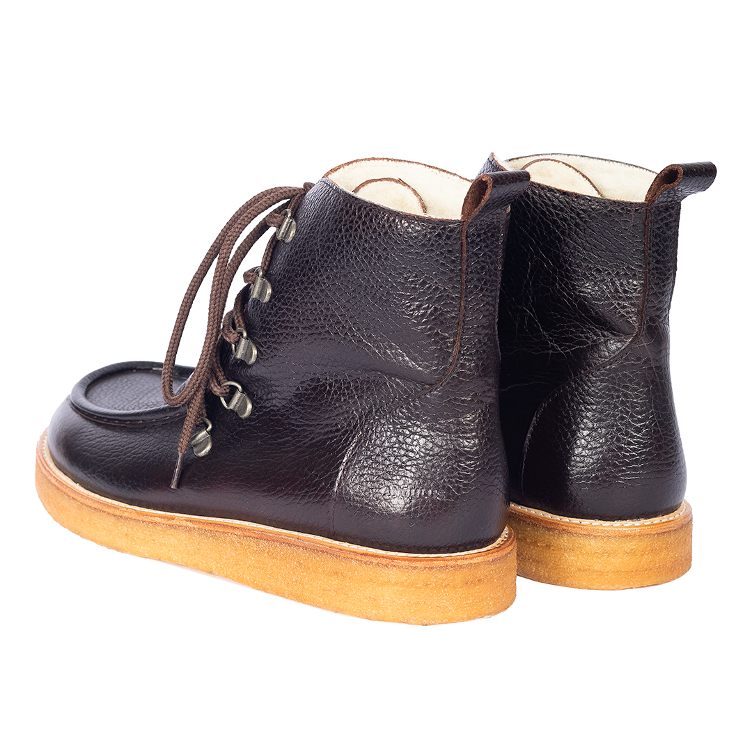 Stiefel mit Wollfutter und weiter Passform