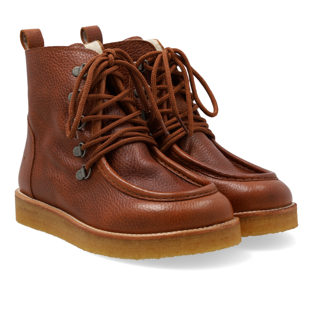 Stiefel mit Wollfutter und weiter Passform