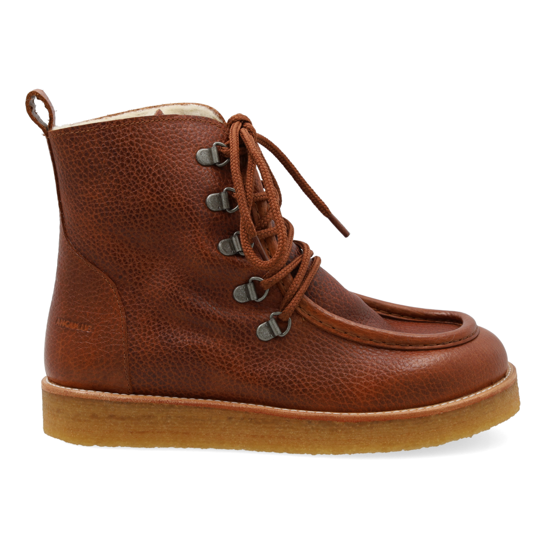 Stiefel mit Wollfutter und weiter Passform
