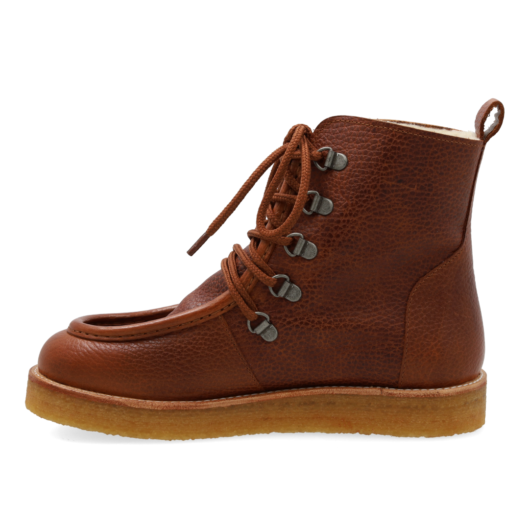 Stiefel mit Wollfutter und weiter Passform