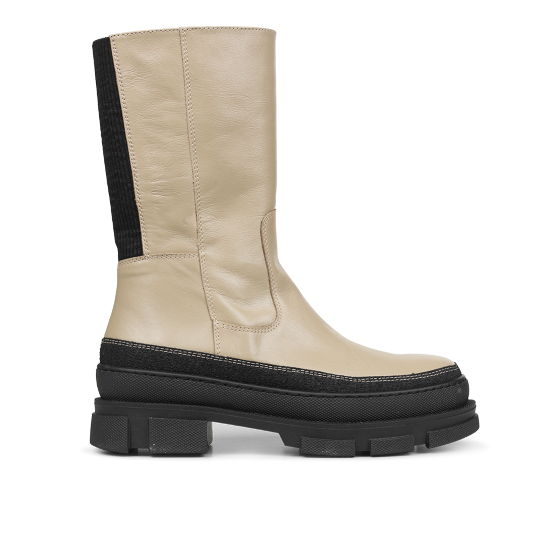 Stiefel mit Gummizug