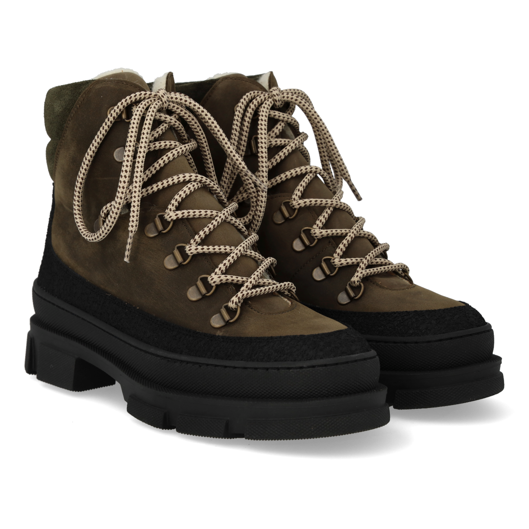 Schnürstiefel mit Wollfutter