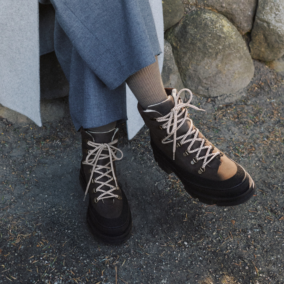 Schnürstiefel mit Wollfutter