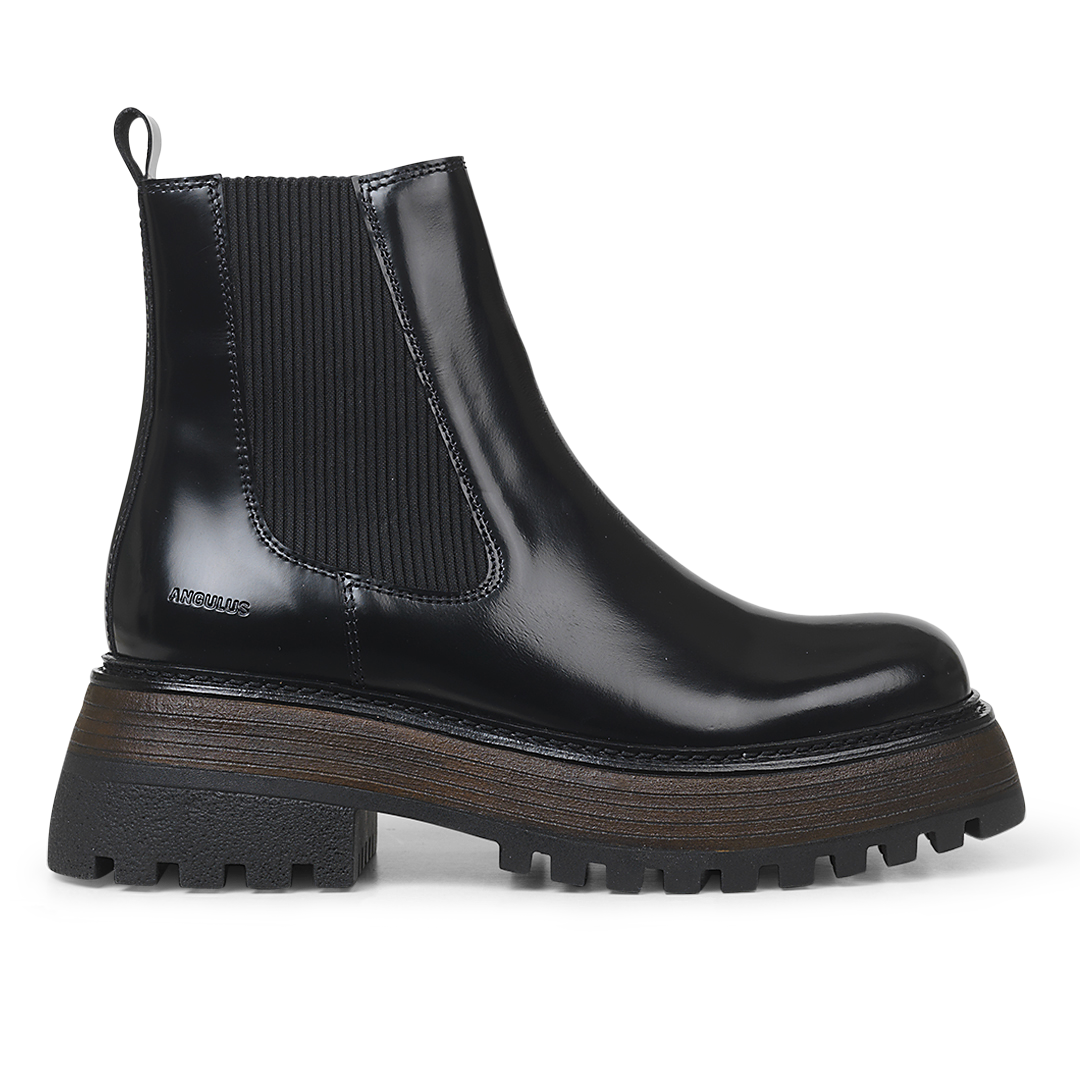 Stiefel mit Gummizug