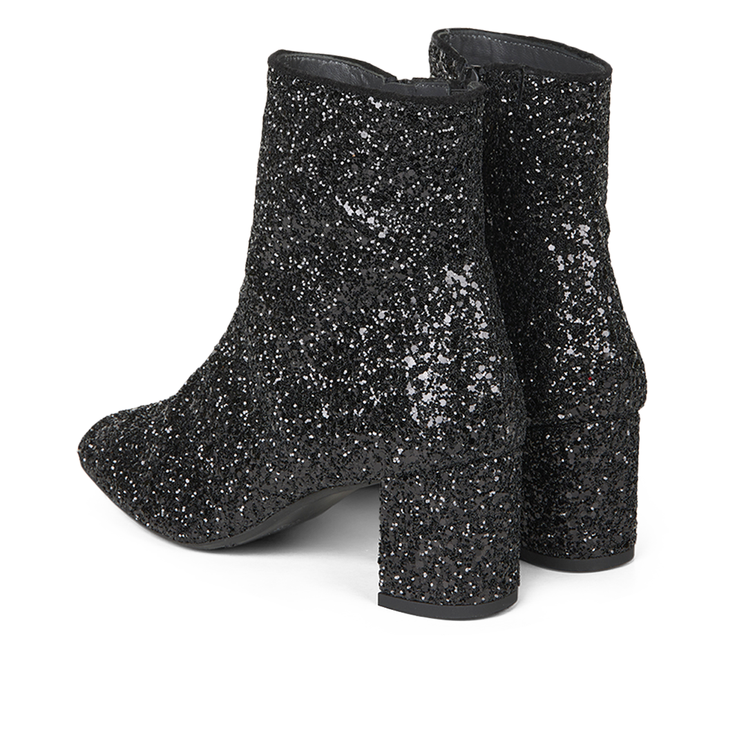 Funkelnde Glitzerstiefel