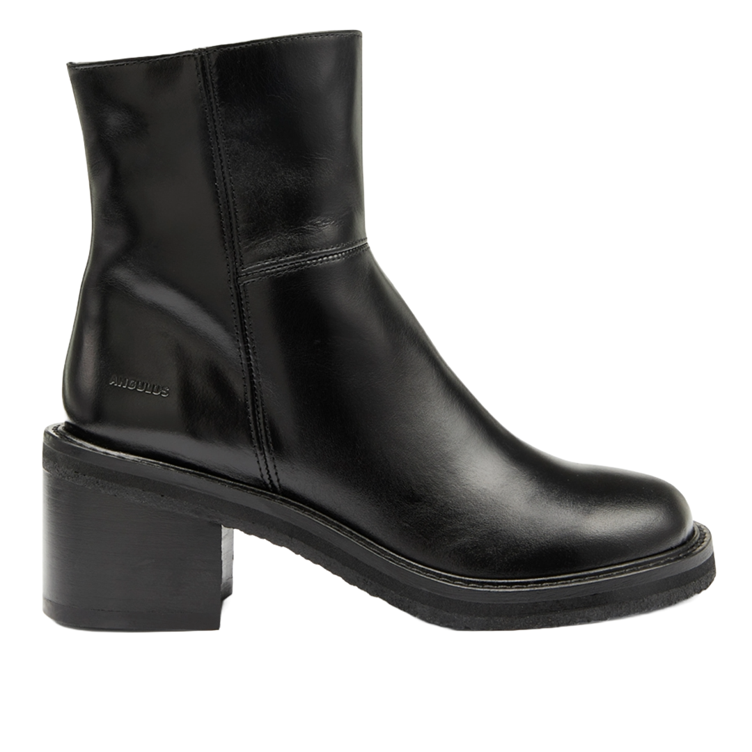 Lederstiefelette mit grafischem Blockabsatz