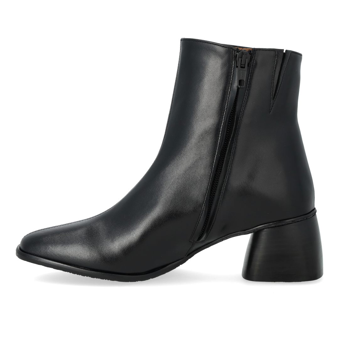 Stiefelette mit skulpturalem schwarzen Holzabsatz