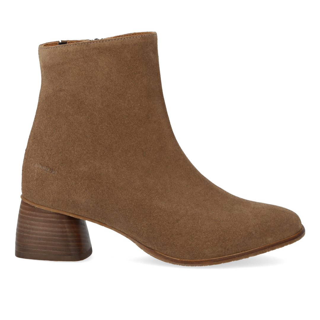 Stiefelette mit skulpturalem Holzabsatz