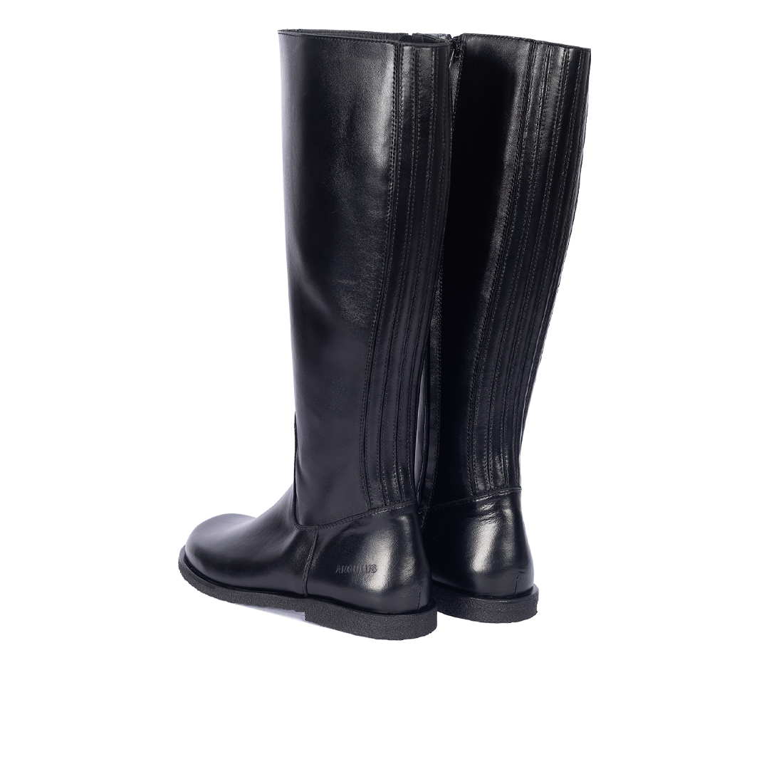 Lederstiefel mit langem Schaft und weiter Passform
