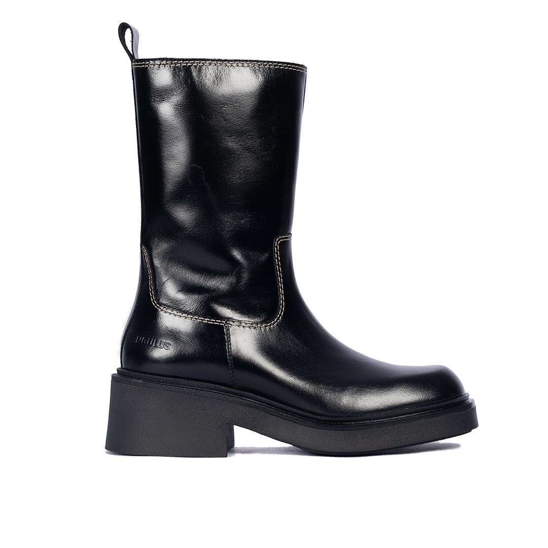 Klobiger Stiefel mit quadratischer Spitze
